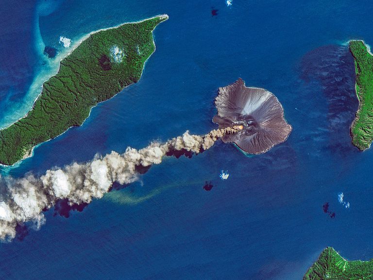 Luftbild der Inselgruppe um den Krakatau Krakatau, Indonesien