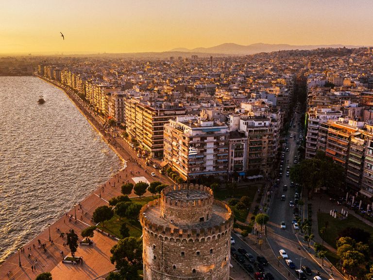 Blick auf den Weißen Turm und den Hafen von Thessaloniki Weißer Turm und Hafen von Thessaloniki