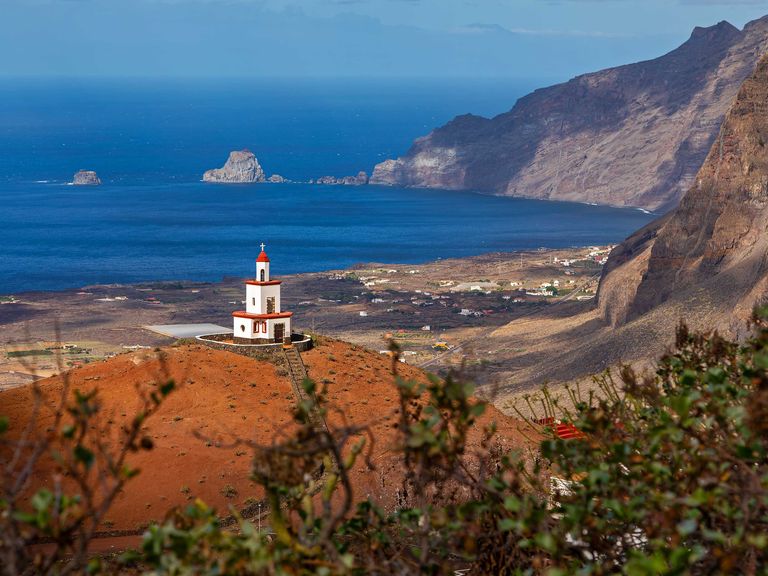 Hier zu sehen: die Iglesia de la Candelaria, die über La Frontera thront. Iglesia de la Candelaria, La Frontera, El Hierro