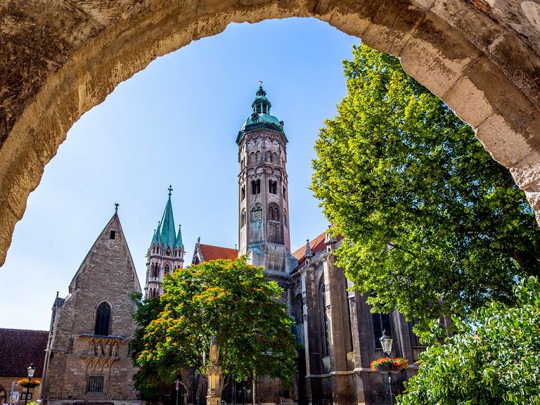 Der Naumburger Dom ist seit 2018 von der UNESCO als Weltkulturerbe gelistet. Naumburger Dom von außen, Naumburg (Saale)