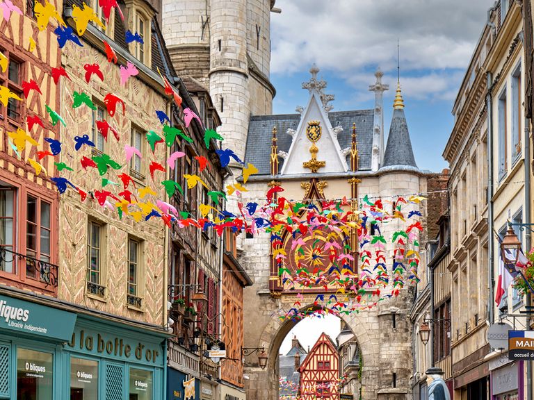 Astronomische Uhr in Auxerre, Frankreich