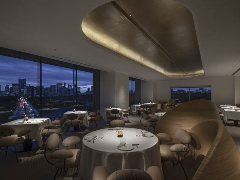 Palace Hotel Tokyo, Esterre in Japan