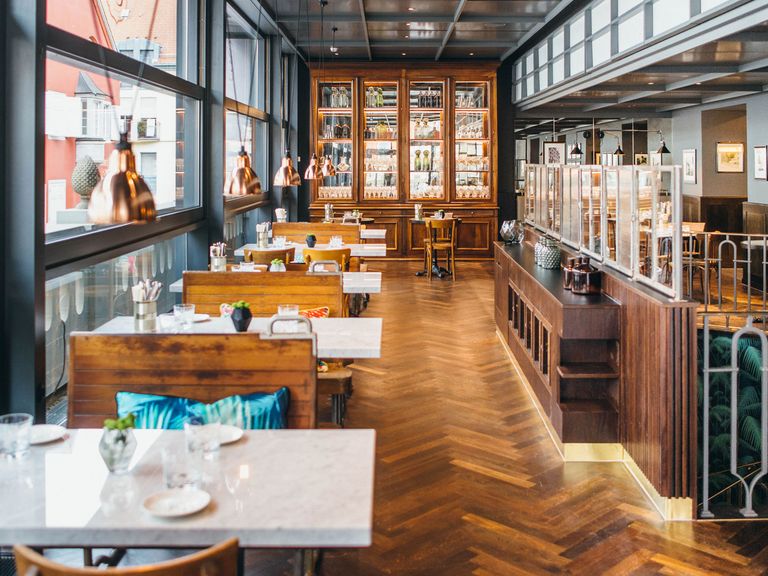 Die Brasserie Colette ist ein Ableger des gleichnamigen Berliner Restaurants von Tim Raue. Brasserie Colette in Konstanz von innen