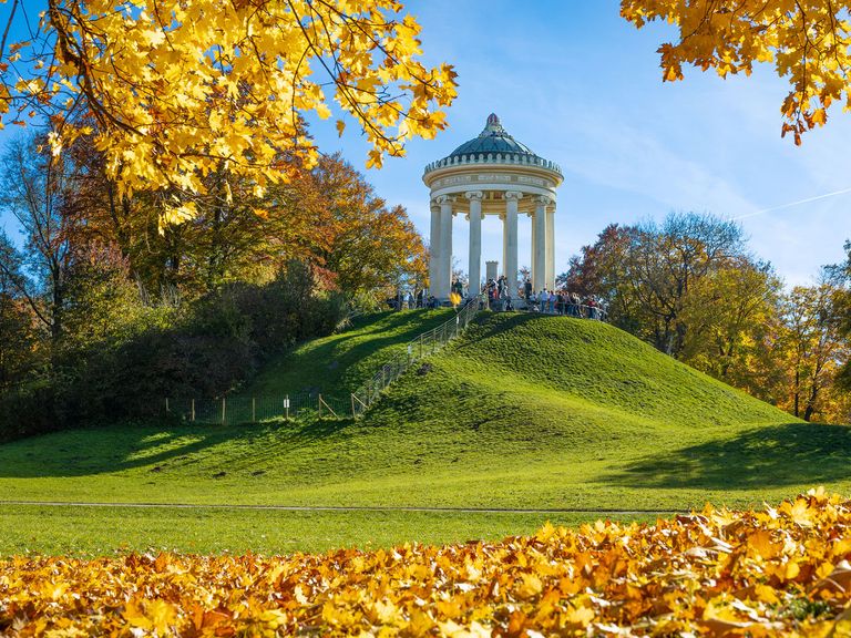 Beliebter Treffpunkt im Englischen Garten: der Monopteros Monopteros im Englischen Garten