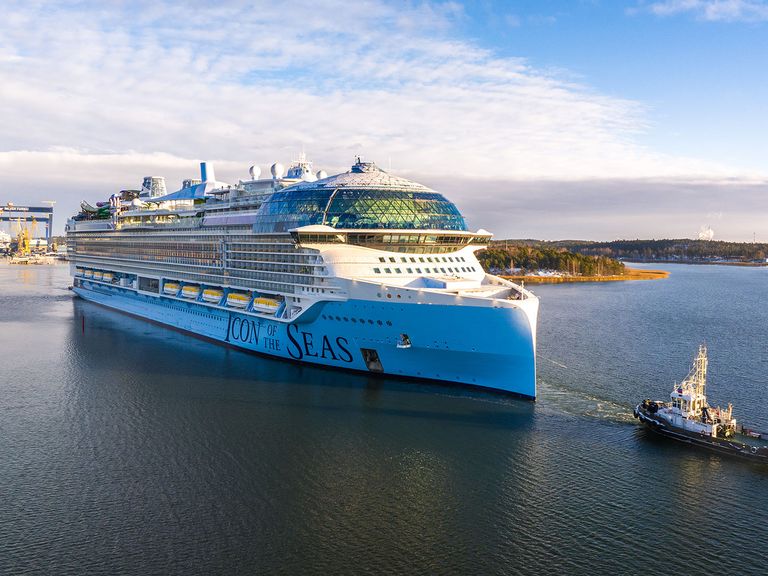riesiges Kreuzfahrtschiff „Icon of the Seas“ auf hoher See