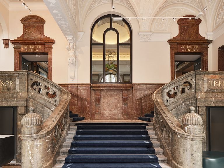 Prächtige Empfangshalle im Hotel Rosewood Munich Hotel Rosewood Munich