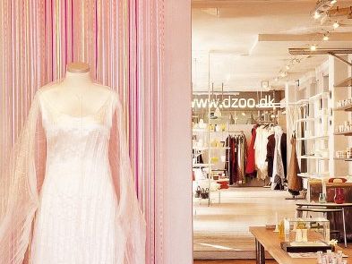 „Designer Zoo" in Kopenhagen, Kleidung im Schaufenster