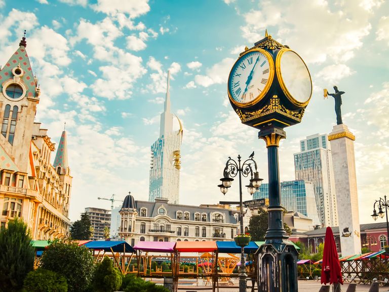 Batumi ist eine Küstenstadt am Schwarzen Meer. Gebäude in Batumi, Georgien