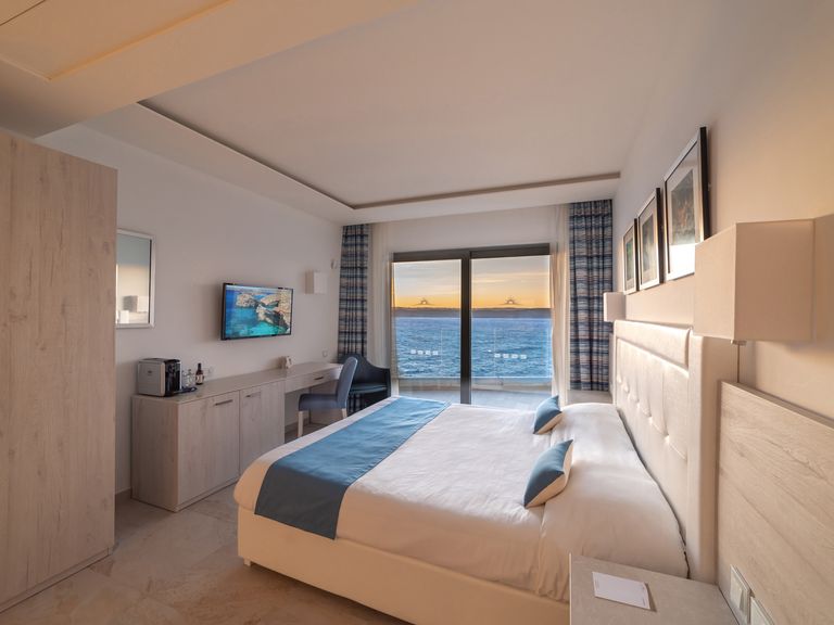 Deluxe Sea View Room 2