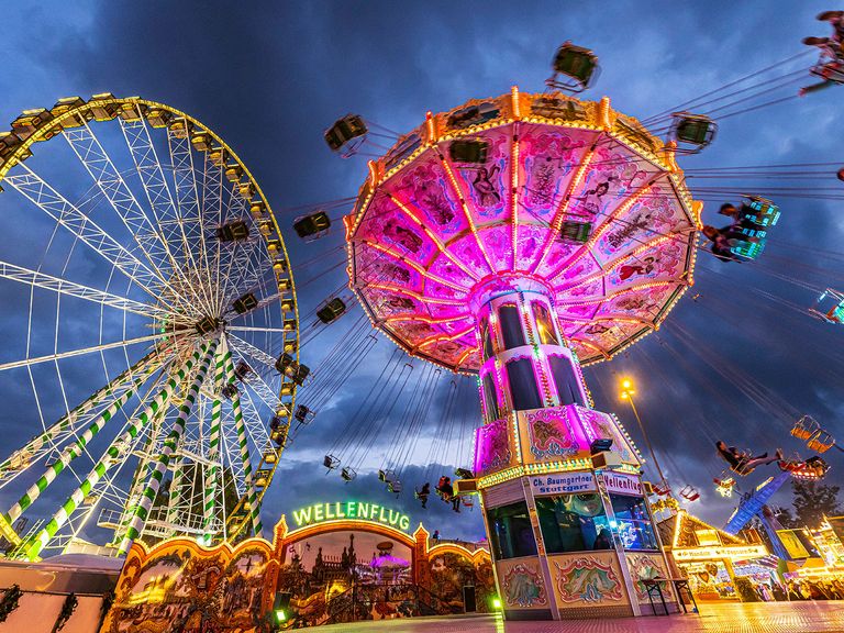 Riesenrad und Karussell, Cannstatter Wasen Stuttgart