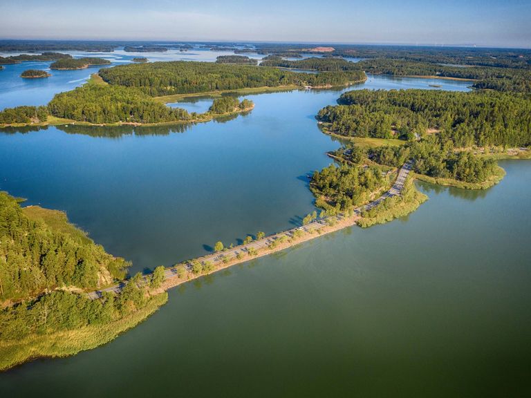Blick auf Schären in Finnland