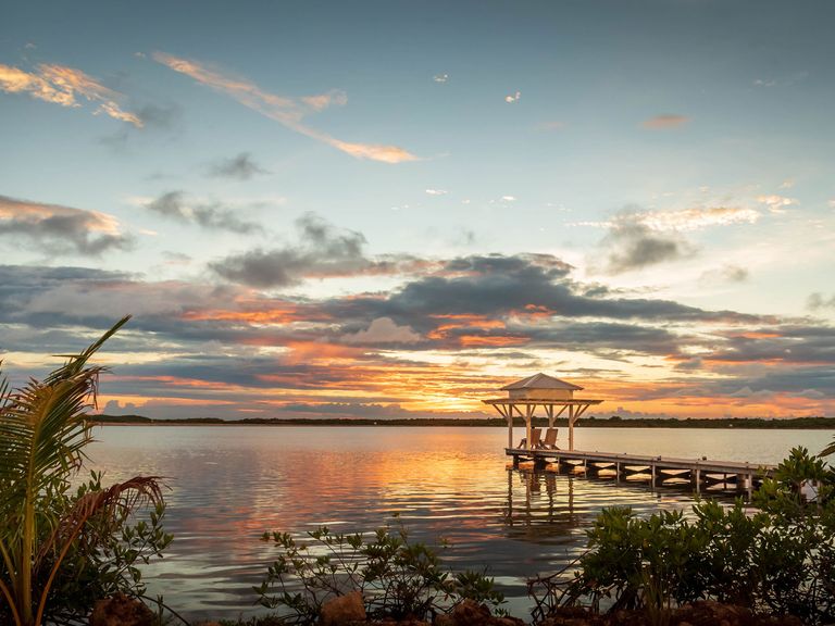 Sonnenuntergang über dem Meer in Belize