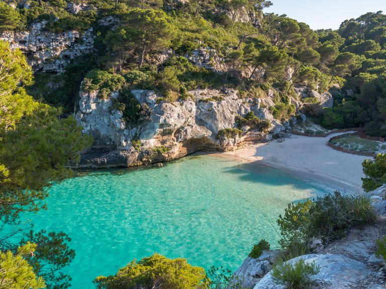 Hier zu sehen: die hübsche Cala Macarelleta auf Menorca. Cala Macarelleta auf Menorca