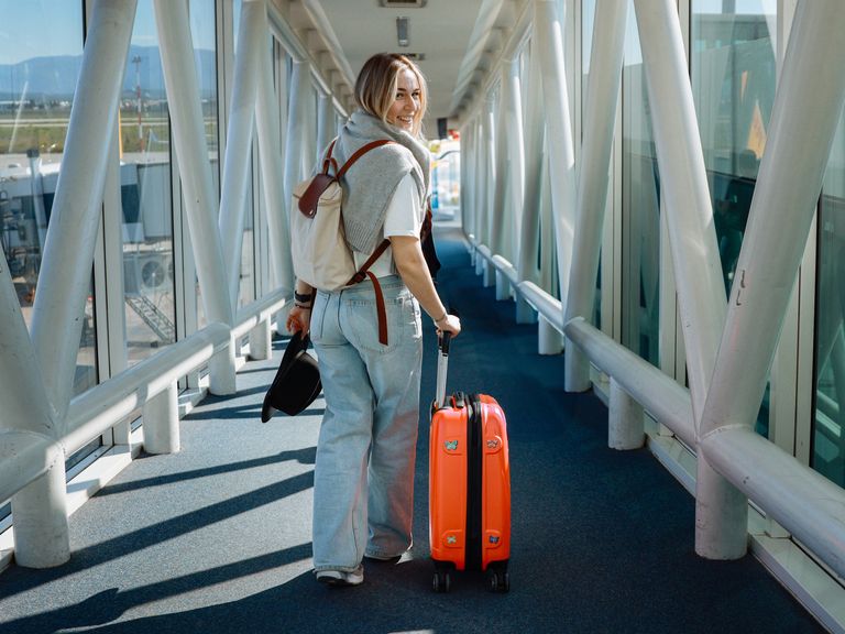 Gepäck auf Reisen, Gangway zum Flugzeug