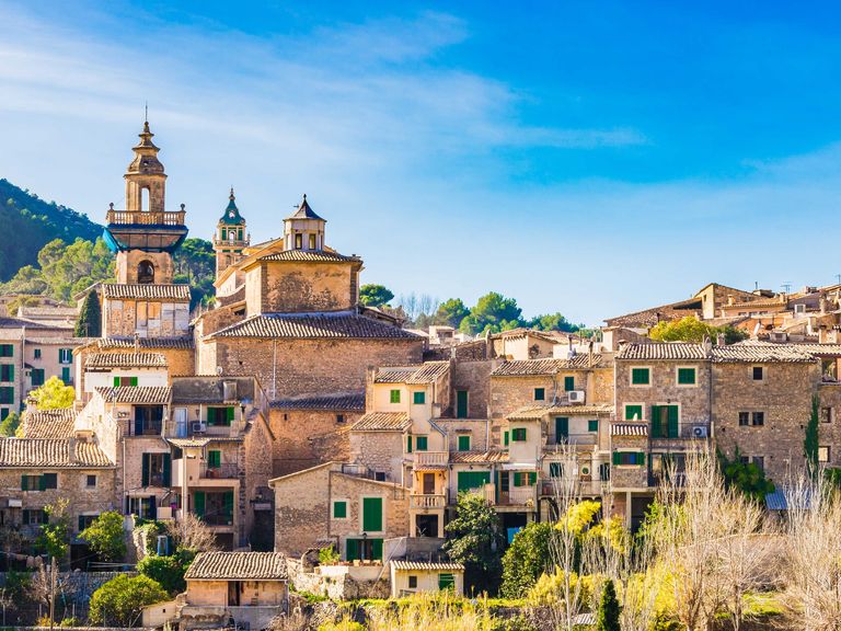 Blick auf Valldemossa, eines der schönsten Bergdörfer Mallorcas Blick auf Valldemossa, Mallorca