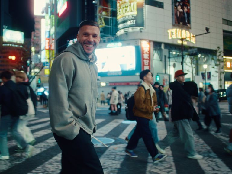 Lukas Podolski in Tokio, Japan, Netflix