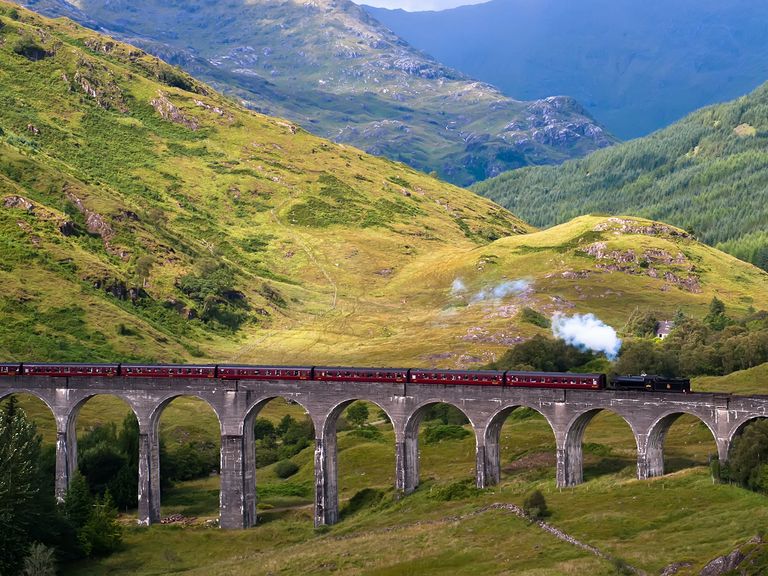Der Royal Scotsman auf dem Glenfinnan-Viadukt Der Royal Scotsman auf dem Glenfinnan-Viadukt