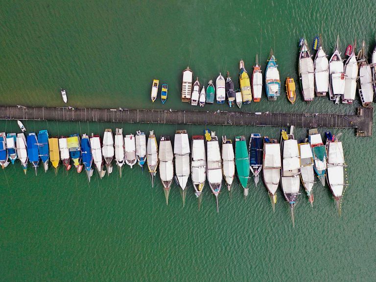 Boote in Paraty, Brasilien