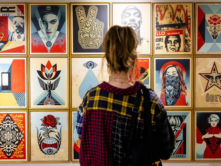 Kunst von Shepard Fairey im „STRAAT“ Museum in Amsterdam STRAAT Museum in Amsterdam, Kunst von Shepard Fairey