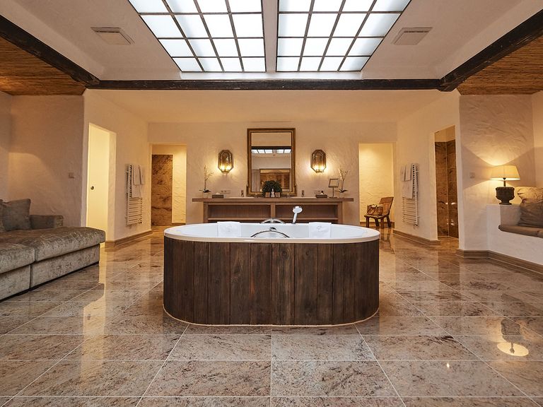 großes Bad in der japanischen Suite, Bleiche Resort & Spa