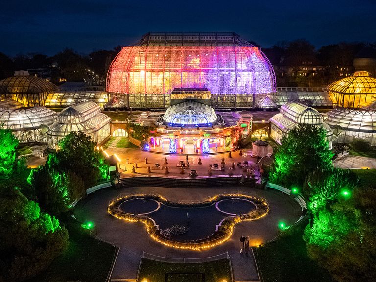 Highlight im Berliner Christmas Garden: Das illuminierte Tropenhaus Christmas Garden Berlin