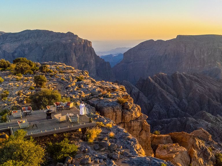 Das „Anantara Al Jabal Al Akhdar“ -Resort eröffnet den Blick auf das Gebirge. Anantara, Oman