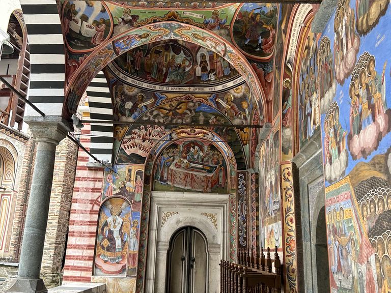 Tür, die ins Rila-Kloster führt