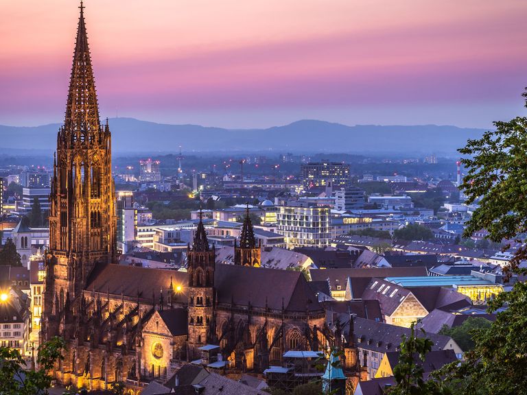 Freiburger Münster bei Sonnenuntergang