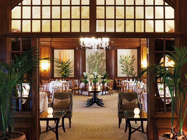Blick in ein Restaurant im Belmond Mount Nelson Hotel