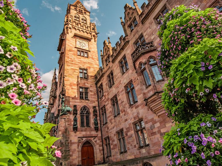 Rathaus Saarbrücken von hinten