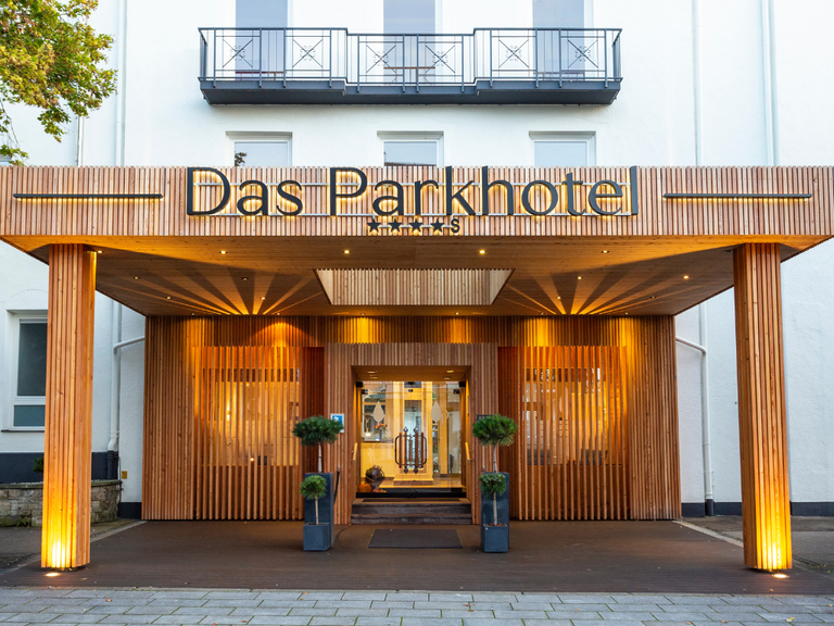 Das Parkhotel Aussenansicht Eingang