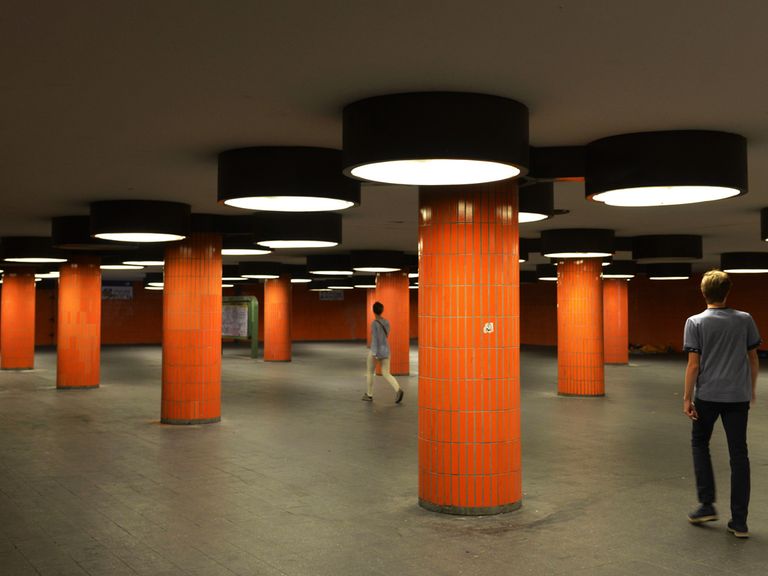 Beliebter Drehort: der Orange geflieste Fußgängertunnel am Berliner Messedamm Berlin ICC Messedamm, Charlottenburg