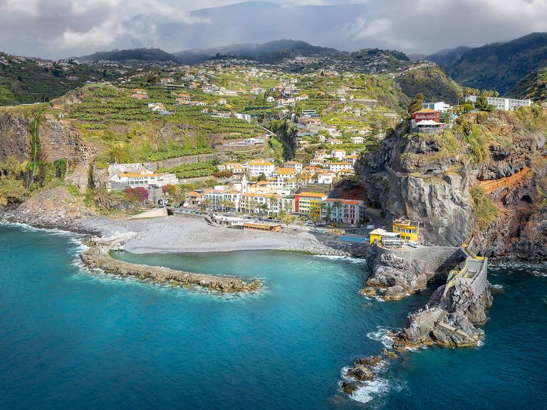 Strand von Ponta do Sol, Bucht auf Madeira 