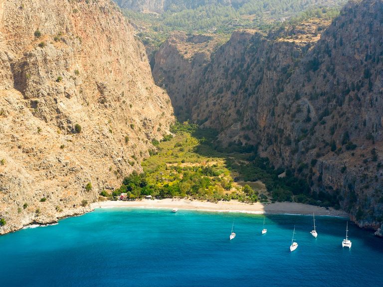 Blick auf die türkische Bucht Kelebekler Vadisi