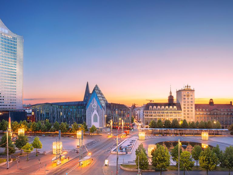 Augustusplatz in Leipzig bei Sonnenuntergang