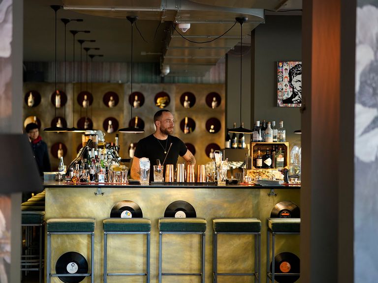 Die Bar 33 RPM in München