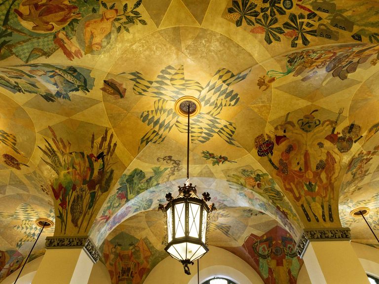 Der Himmel der Bayern: Deckenfresko im Hofbräuhaus am Platzl Hofbräuhaus am Platzl, München