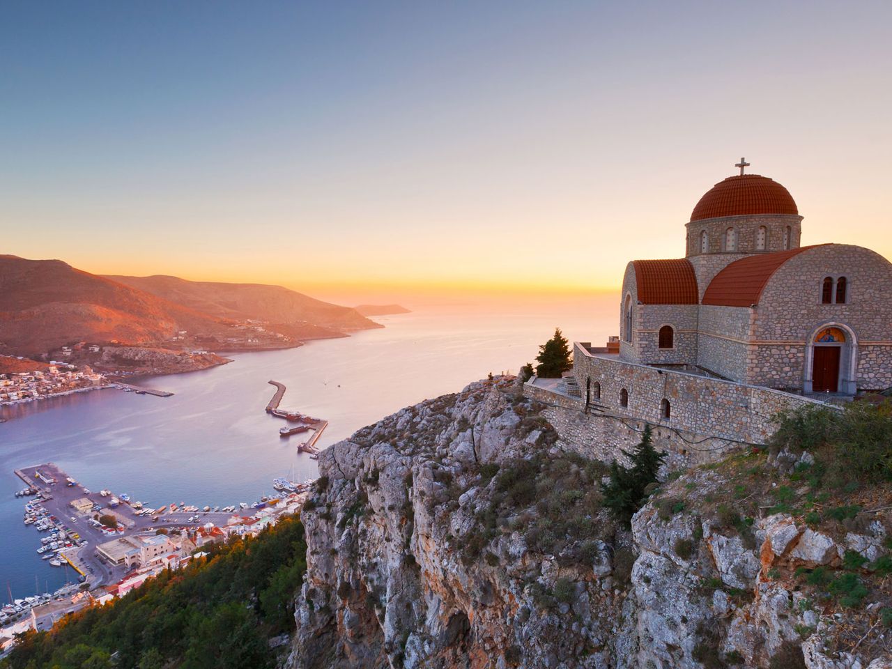 Abstrakte Felsformationen auf Kalymnos