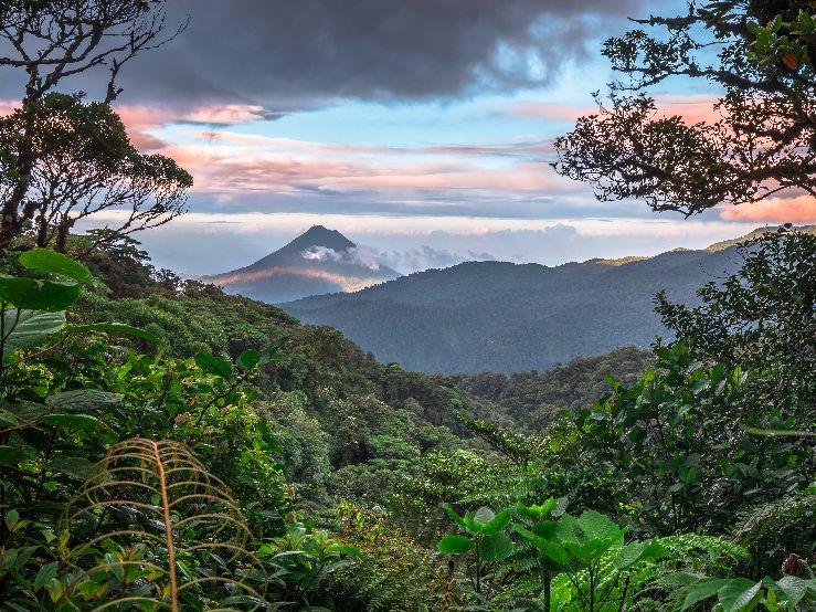 Blick auf den Vulkan Arenal in Monteverde, Costa Rica