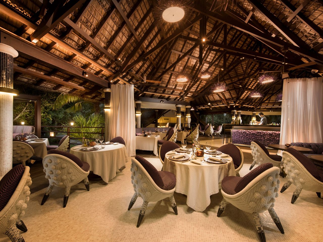 Constance Lemuria, Restaurant Diva