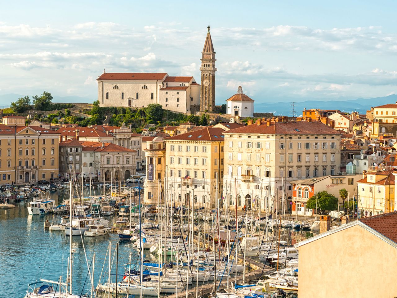 Piran in Slowenien, Abenddämmerung, von oben