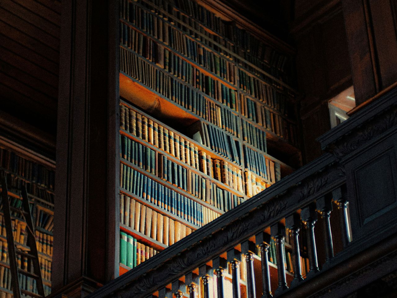 Bücher in der Bibliothek des Trinity College, Dublin