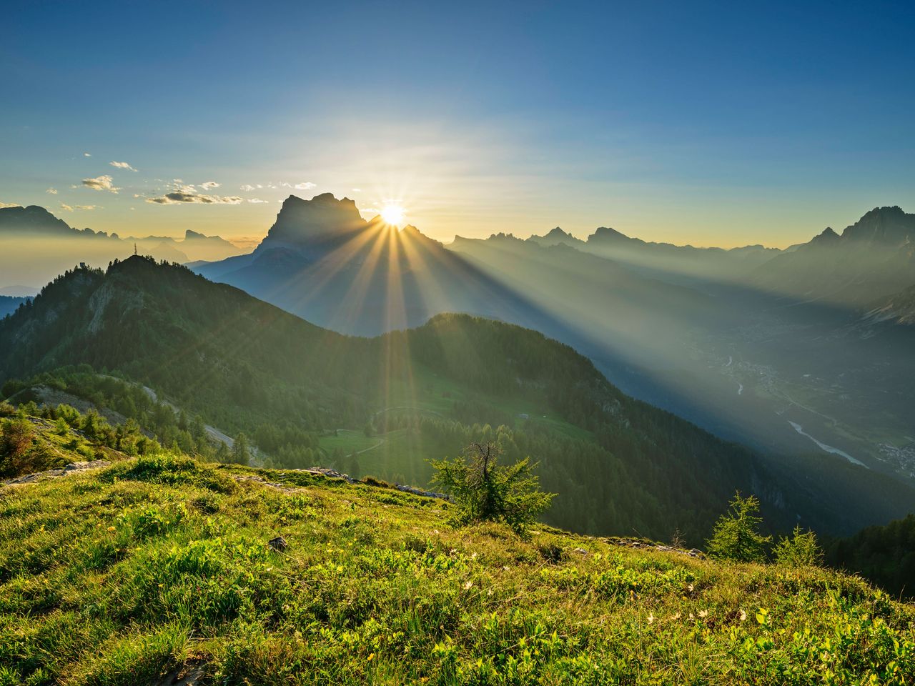 Ausblick vom Monte Rite auf den Monte Pelmo, südliche Dolomiten