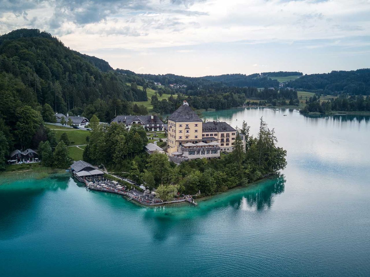 Blick auf Schloss Fuschl am Fuschlsee