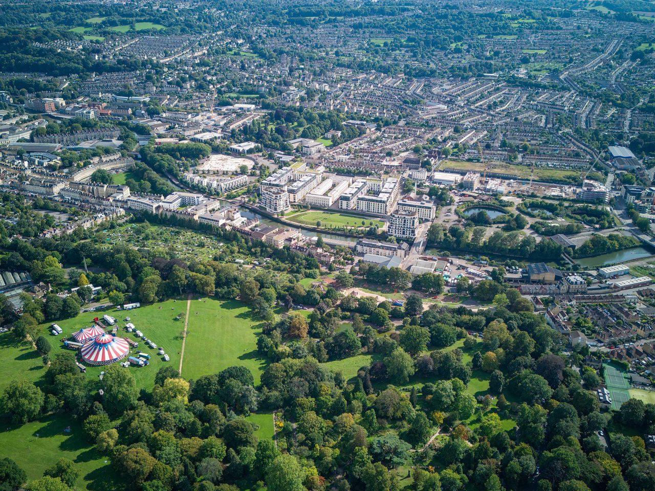 Luftaufnahme des Royal Victoria Parks in Bath