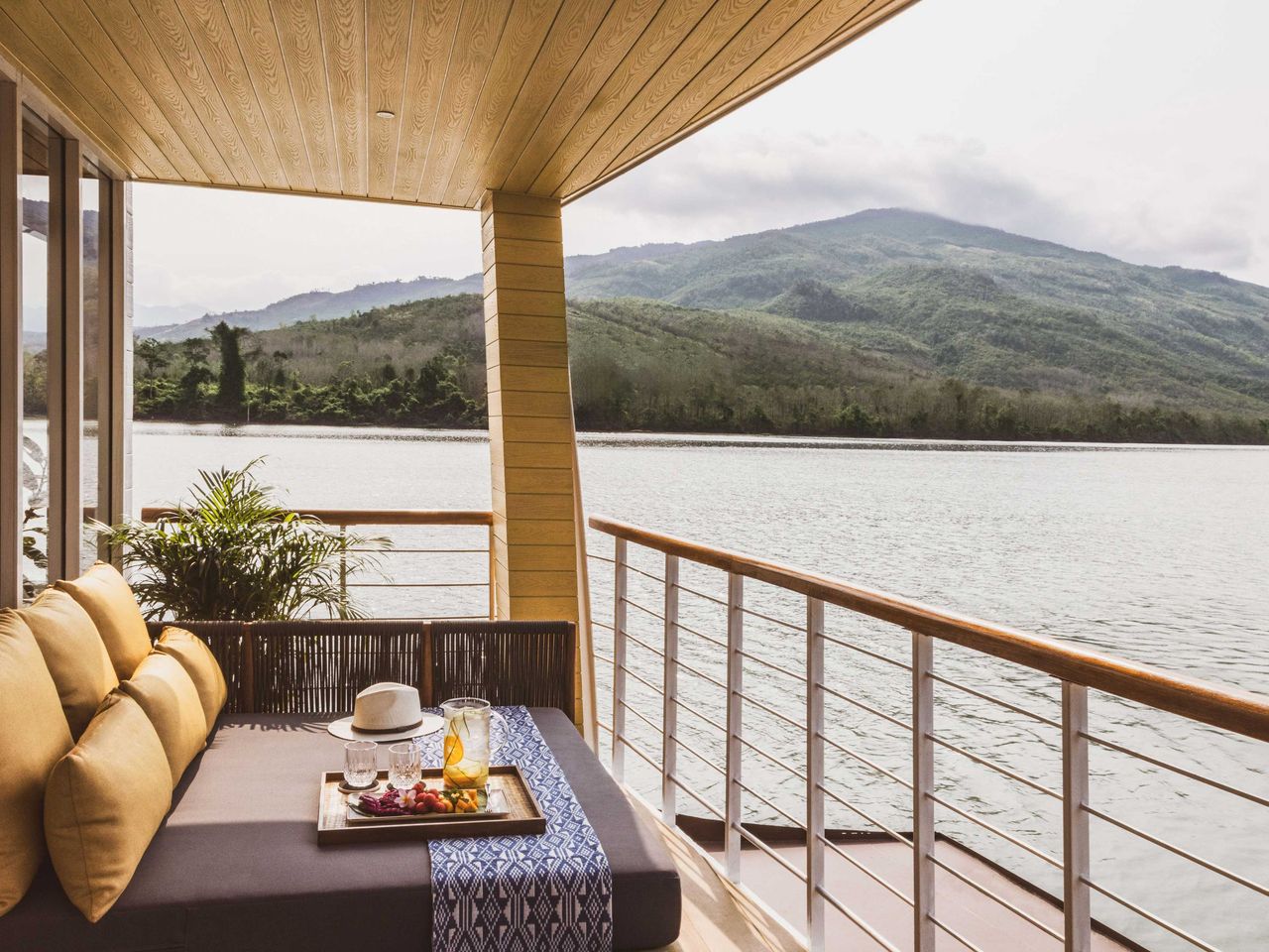 Balkon der Royal Suite an Bord der Mekong Kingdoms Boh&egrave;me