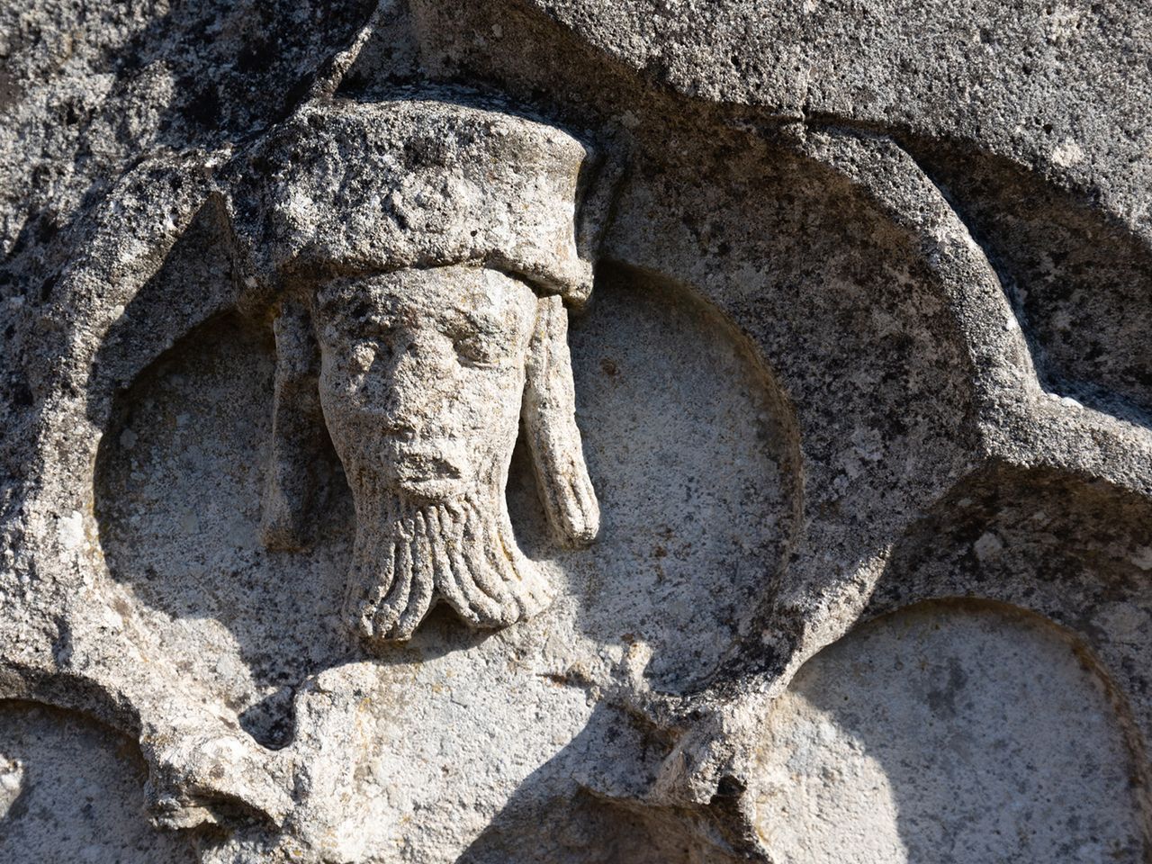 Düdelingen: Johannisberg Burgruine