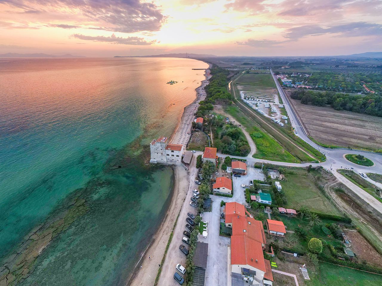Strand Torre Mozza in der Toskana, Drohnenaufnahme