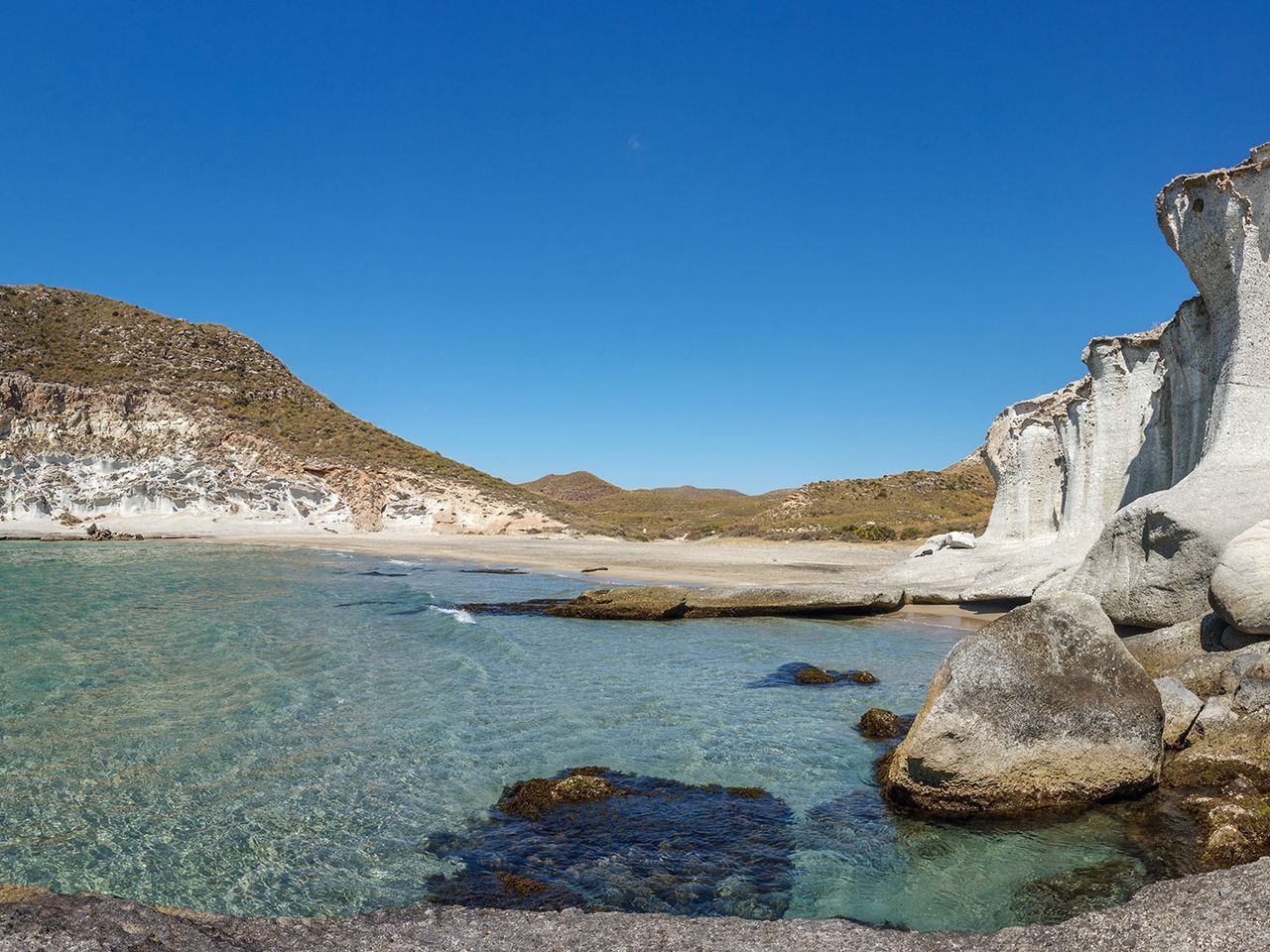 Cala de Enmedio, Bucht und Strand in Andalusien 