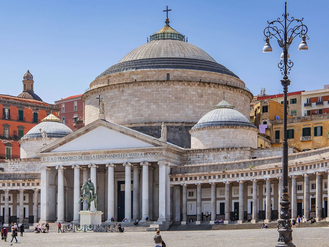Piazza del Plebiscito in Neapel